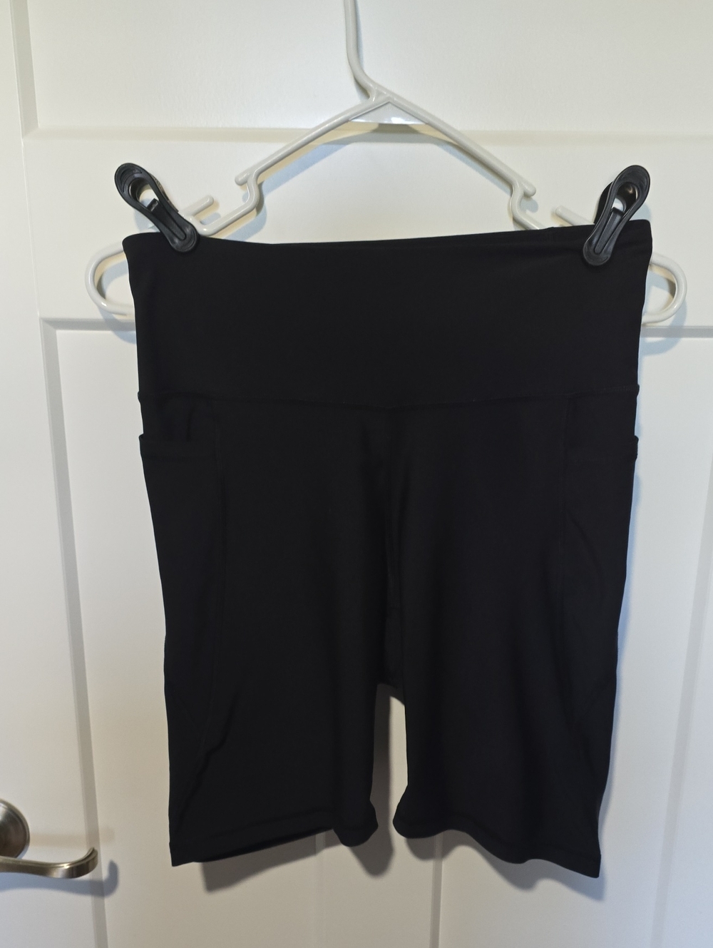 Old Navy Black High-Waist Bike Shorts with Side Pockets